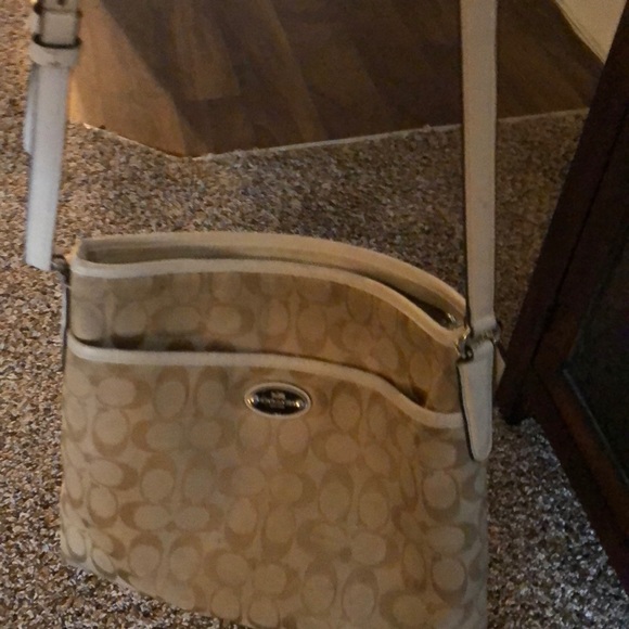 Slightly used coach purse - Picture 5 of 5